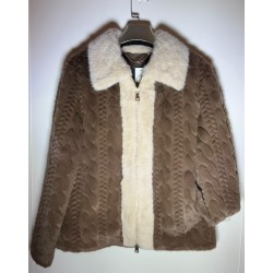 Chaqueta trenzada pelo corto marron