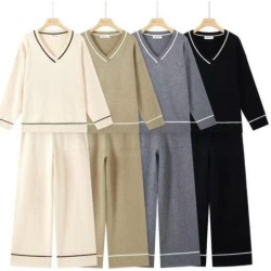 Conjunto punto jersey cuello pico y pantalón