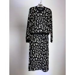 Conjunto punto falda y jersey animal print