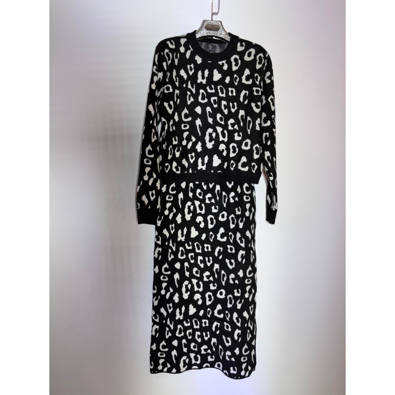 Conjunto punto falda y jersey animal print