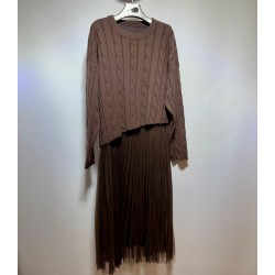 Conjunto vestido tul plisado y jersey asimetrico