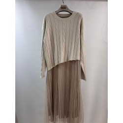 Conjunto vestido tul plisado y jersey asimetrico