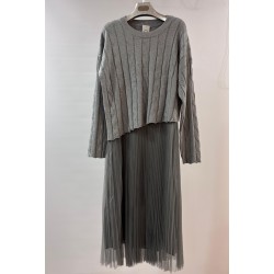 Conjunto vestido tul plisado y jersey asimetrico