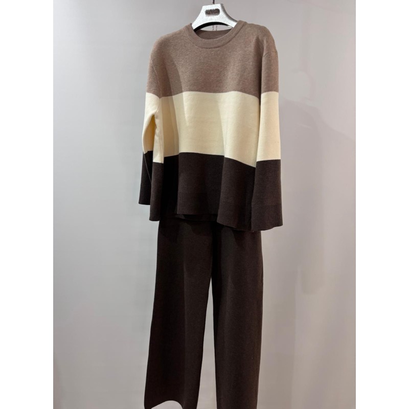 Conjunto punto jersey rayas y pantalón