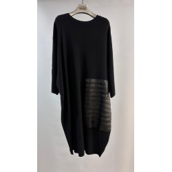 Vestido de punto oversaze con detalle en polipiel