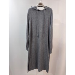 Vestido con capucha