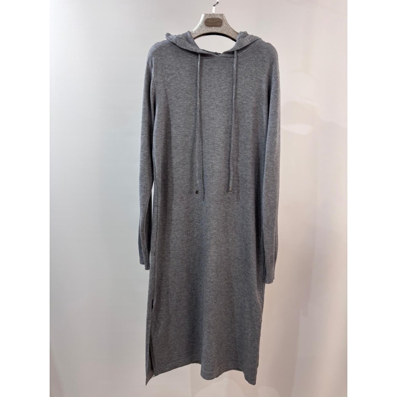 Vestido con capucha