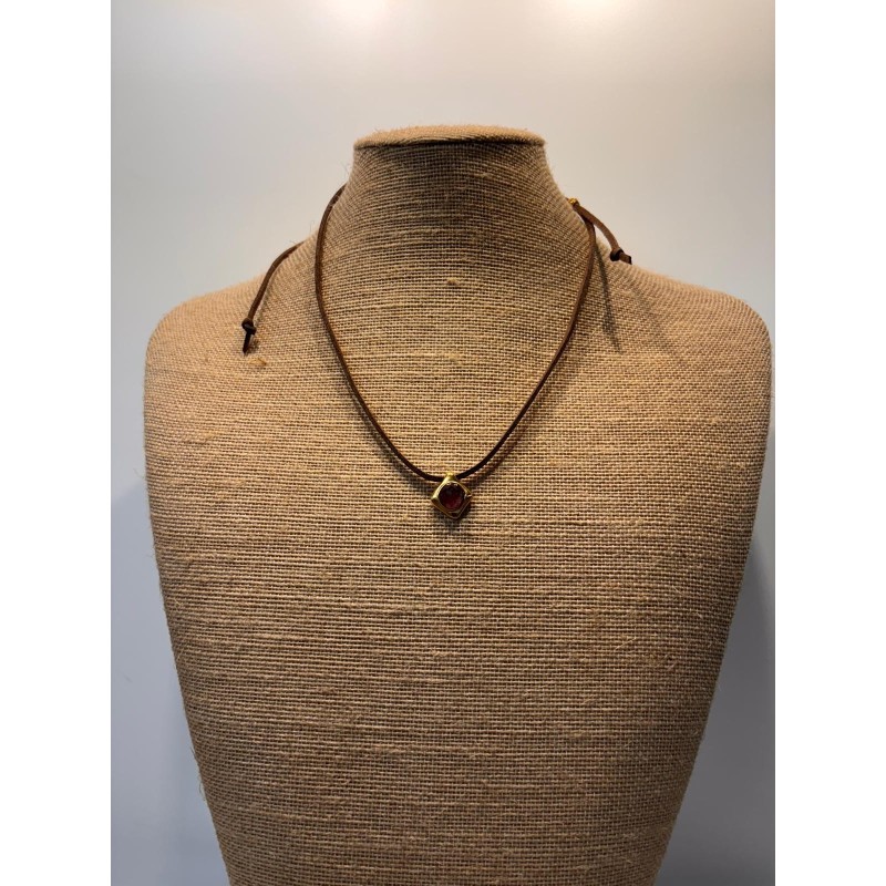 Collar de cuero con piedras natural