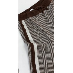 Pantalón de punto en zigzag con raya lateral