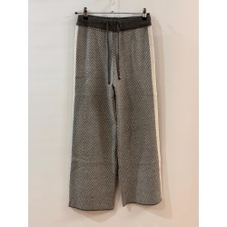 Pantalón de punto en zigzag con raya lateral