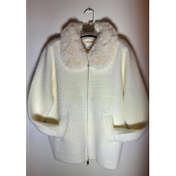 Chaqueta amorosa con pelo en cuello