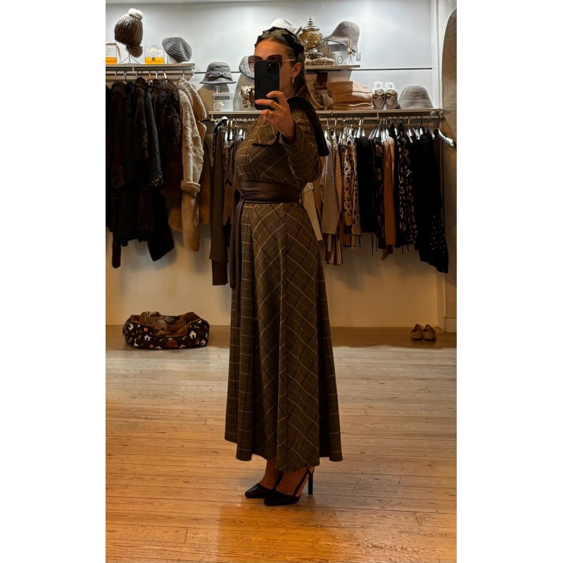 Vestido de cuadros con fajín *