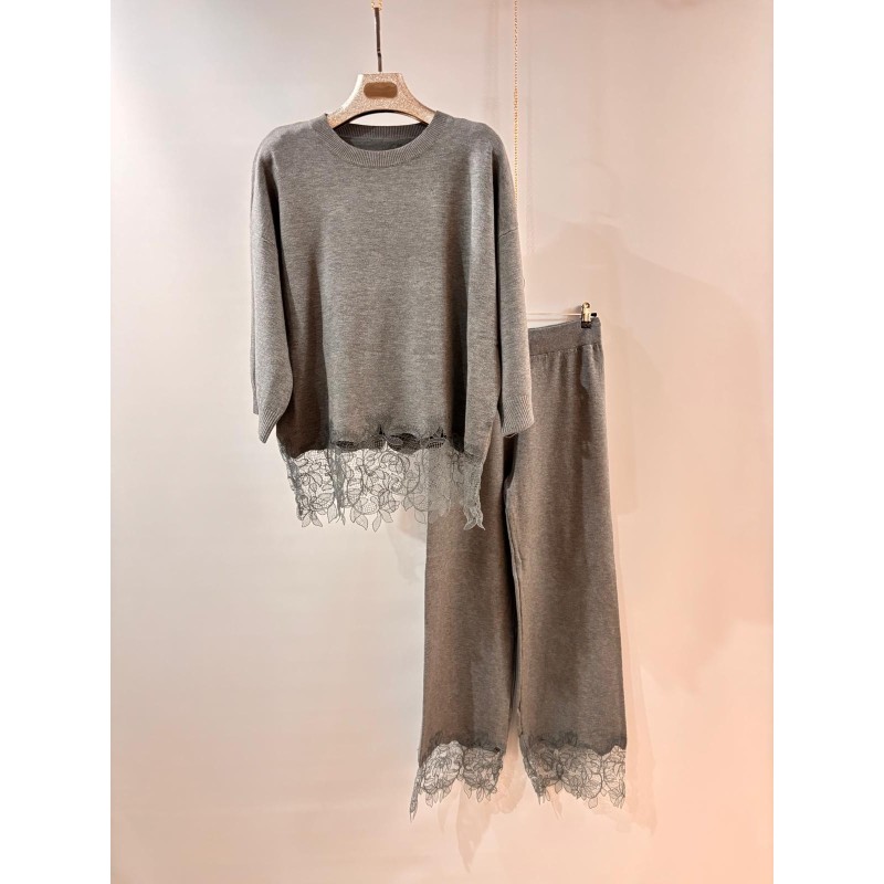 Conjunto punto jersey y pantalón con puntilla