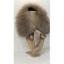 Cuello  de zorro con lazo