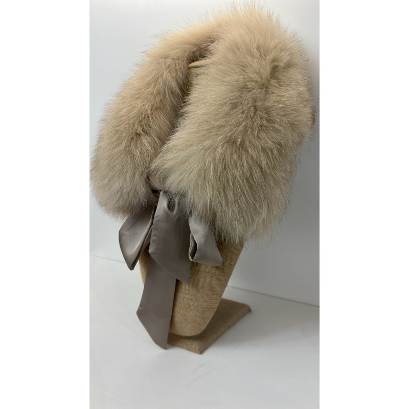 Cuello  de zorro con lazo