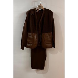 Conjunto punto de chaleco, jersey y pantalón