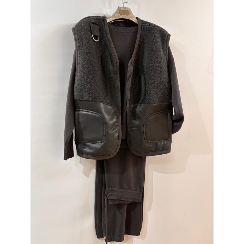 Conjunto punto de chaleco, jersey y pantalón