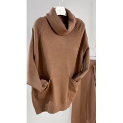 Conjunto punto jersey cuello vuelto con bolsillos y pantalón