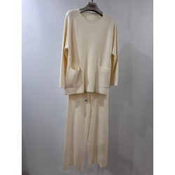 Conjunto punto de jersey cuello redondo con bolsillos y pantalón