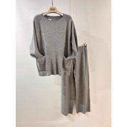 Conjunto punto de jersey cuello redondo con bolsillos y pantalón