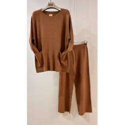 Conjunto punto de jersey cuello redondo con bolsillos y pantalón