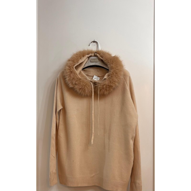 Jersey capucha con pelo