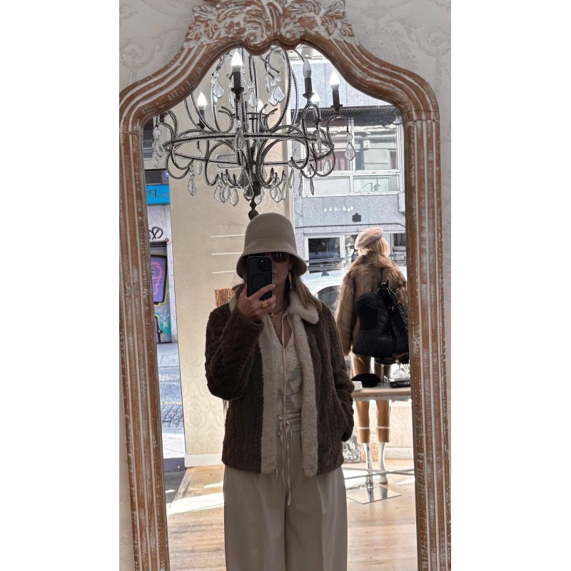 Chaqueta trenzada pelo corto marron