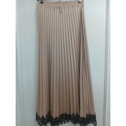 Falda plisada lencera