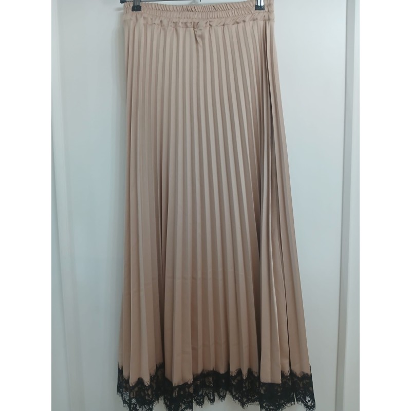 Falda plisada lencera