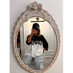 Modelo talla 38 y color blanco