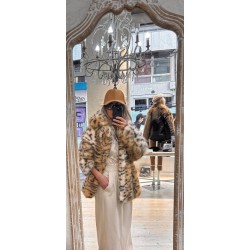 Abrigo pelo estampado tigre