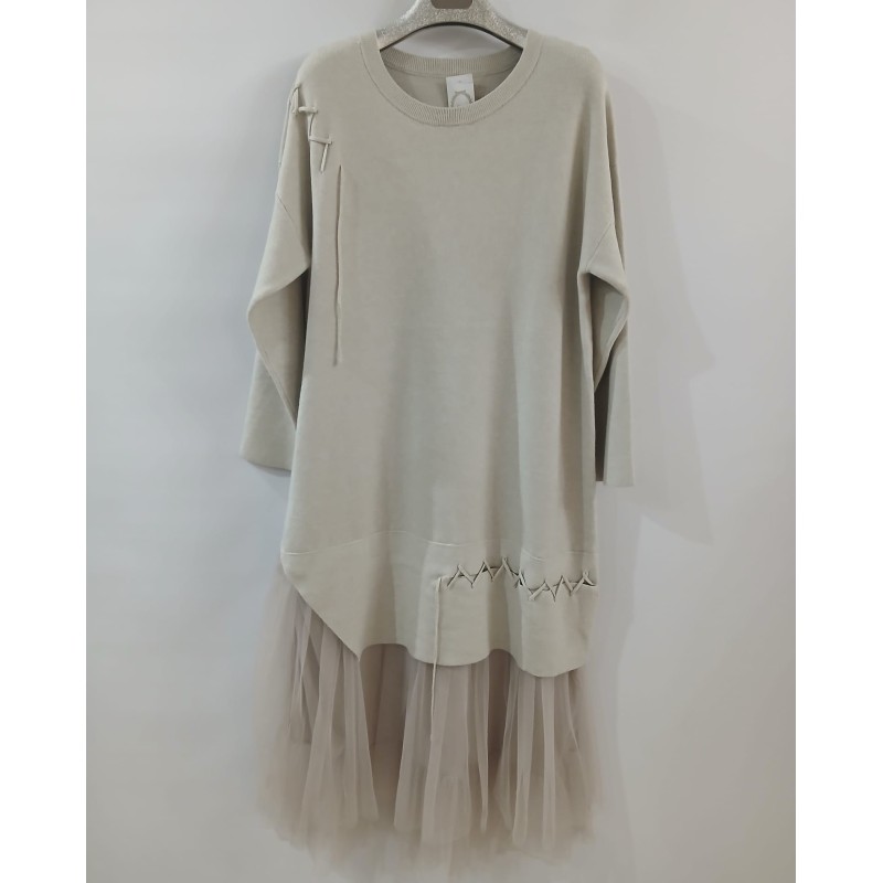 Vestido de punto con tul