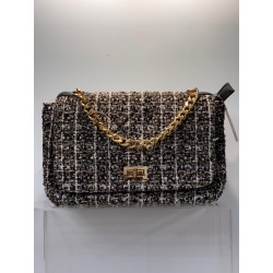 Bolso paño estampado cuadros gris con cadena