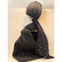 Conjunto negro gorro y bufanda con brillantes de colores