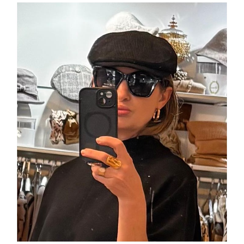 Visera inglesa pana negra